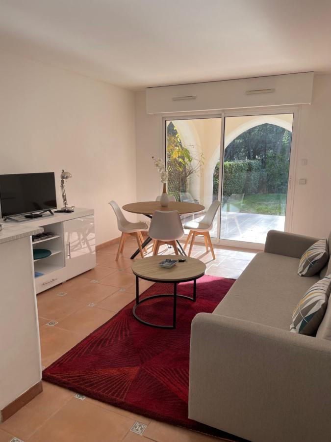 2 Pieces Saint Raphael Renove, Classe 4 Etoiles, 100 M Plages, Piscine, Tennis, Parc, Terrasse, Jardin Privatif Extérieur photo