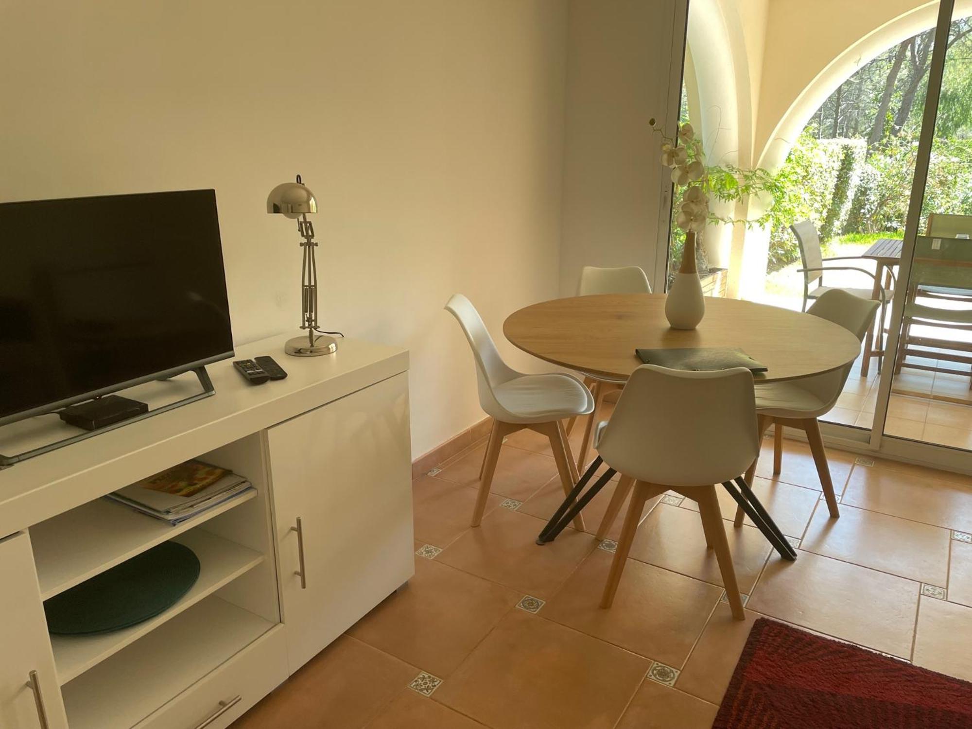 2 Pieces Saint Raphael Renove, Classe 4 Etoiles, 100 M Plages, Piscine, Tennis, Parc, Terrasse, Jardin Privatif Extérieur photo
