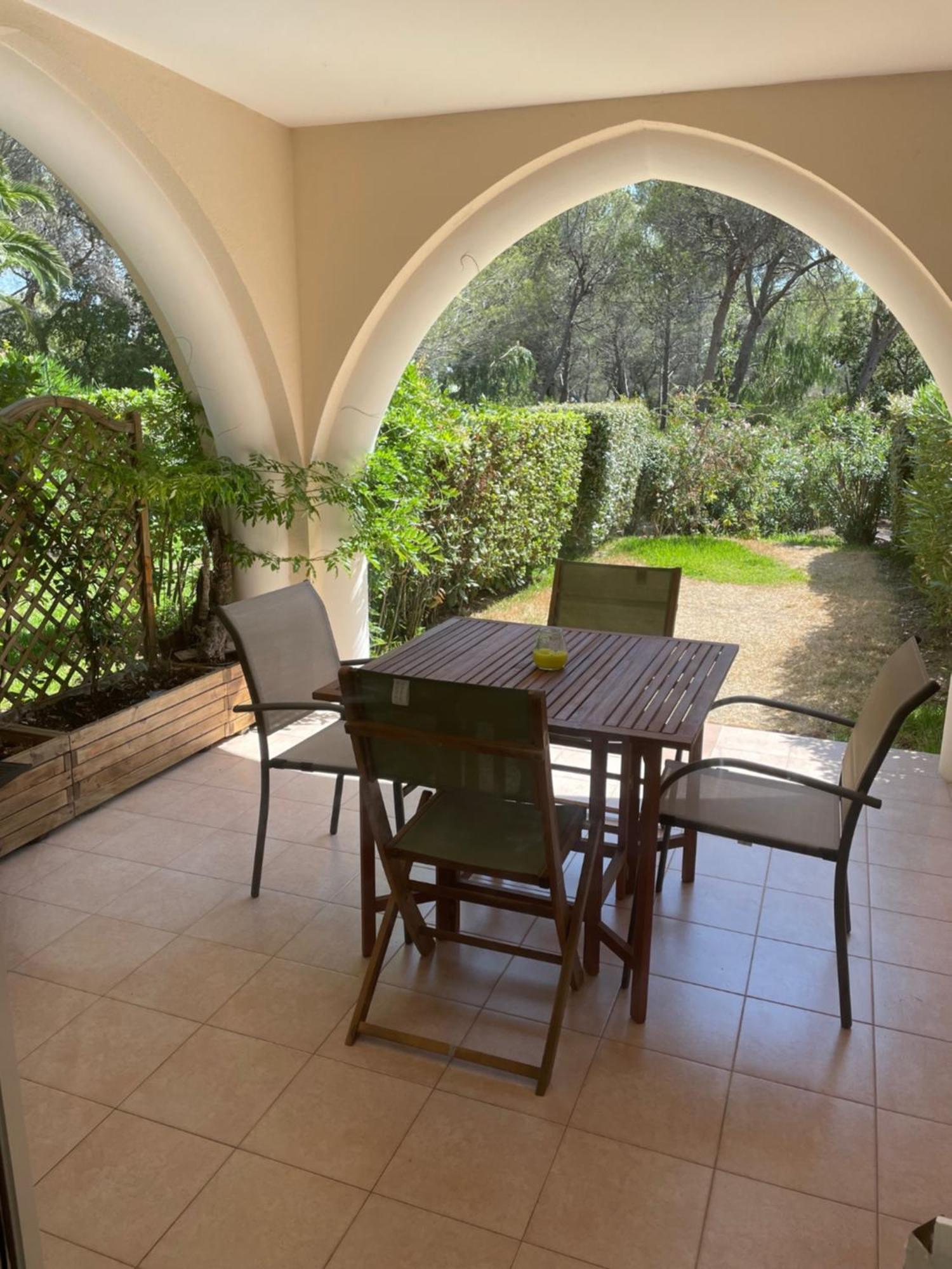2 Pieces Saint Raphael Renove, Classe 4 Etoiles, 100 M Plages, Piscine, Tennis, Parc, Terrasse, Jardin Privatif Extérieur photo