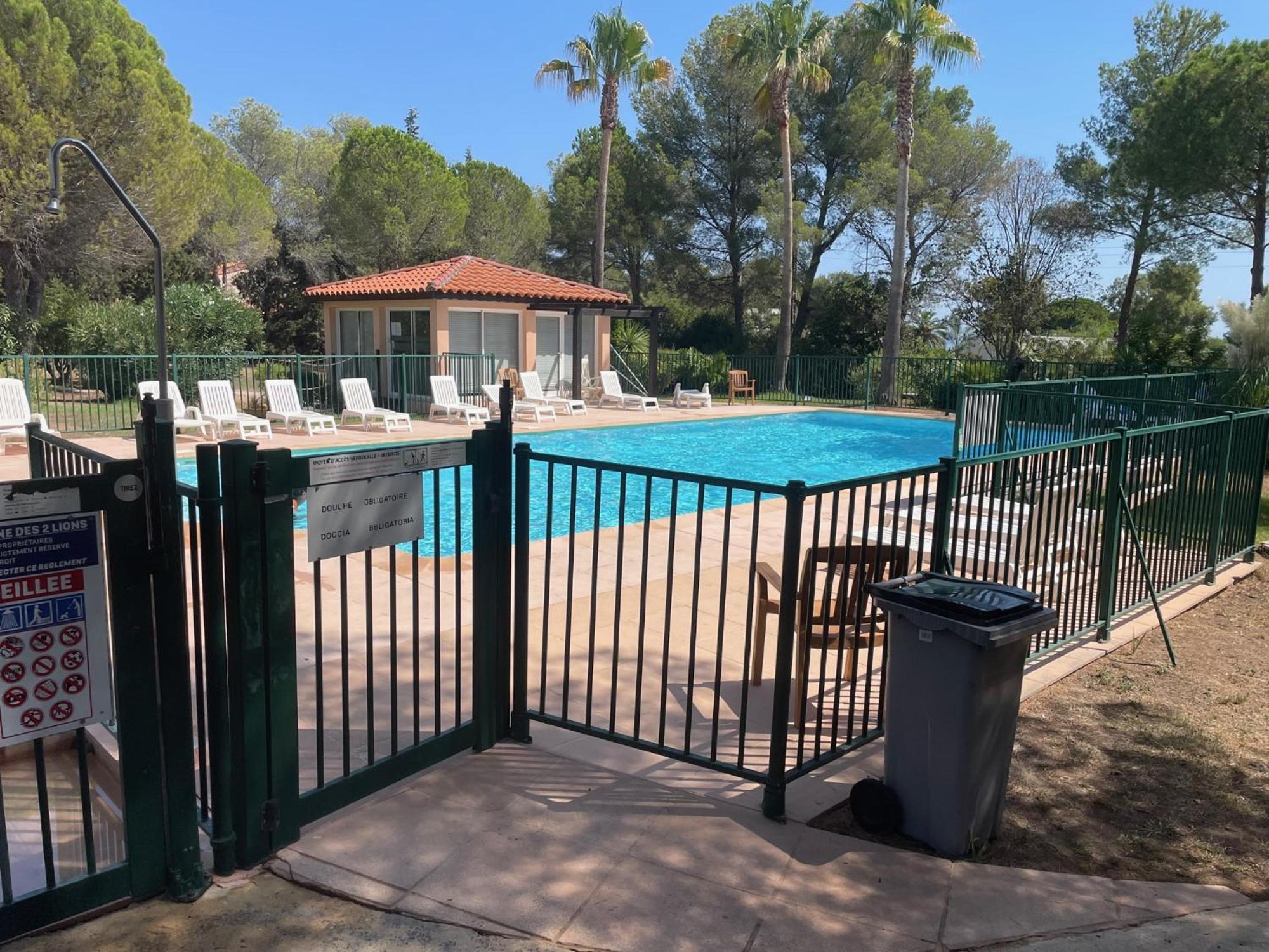 2 Pieces Saint Raphael Renove, Classe 4 Etoiles, 100 M Plages, Piscine, Tennis, Parc, Terrasse, Jardin Privatif Extérieur photo